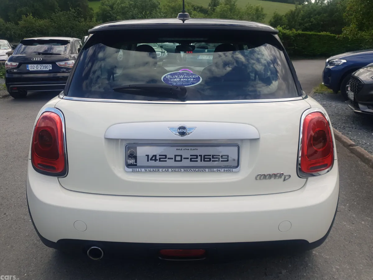 Mini Cooper Hatchback, Diesel, 2014, White