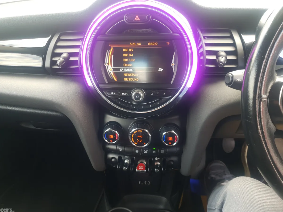 Mini Cooper Hatchback, Diesel, 2014, White