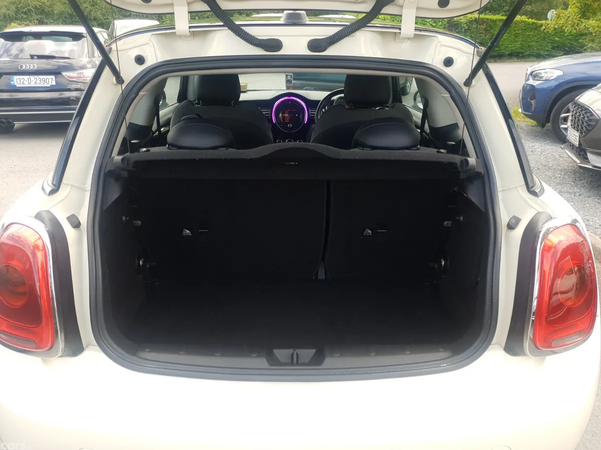 Mini Cooper Hatchback, Diesel, 2014, White