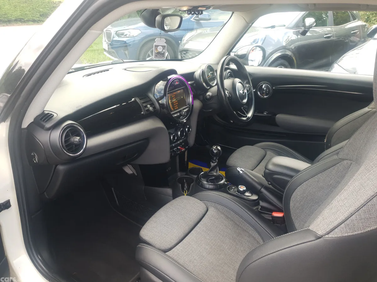 Mini Cooper Hatchback, Diesel, 2014, White