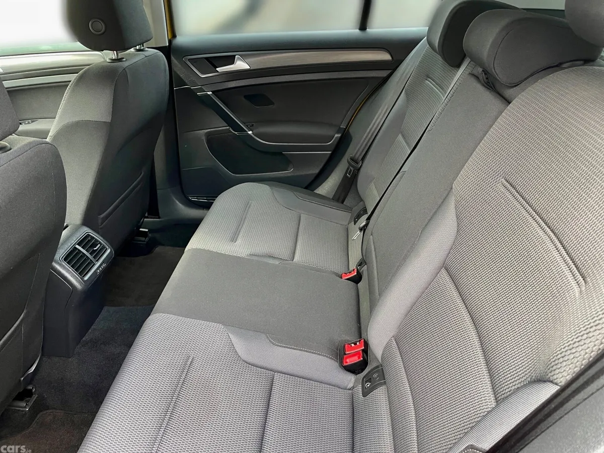 Volkswagen Golf Hatchback, Diesel, 2018, Yellow