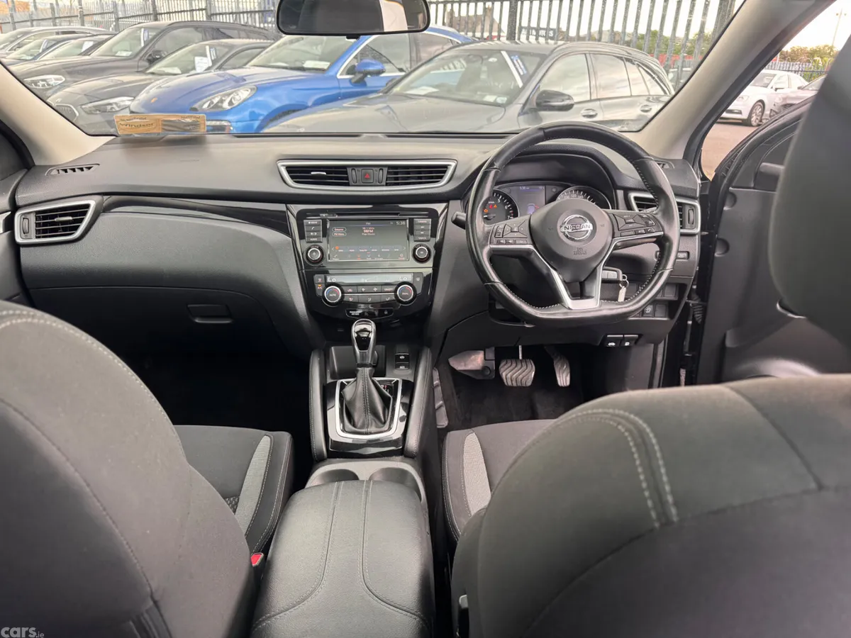Nissan Qashqai MPV, Petrol, 2020, Black