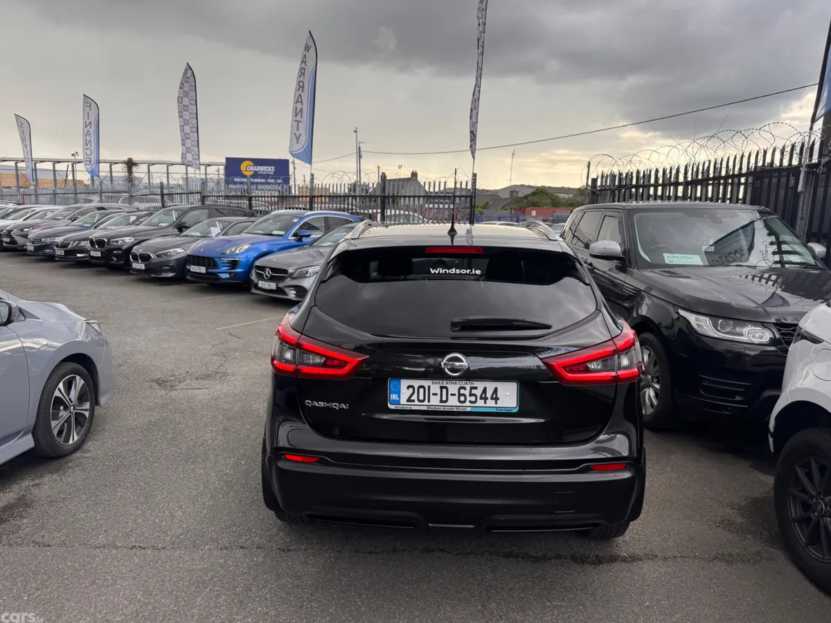 Nissan Qashqai MPV, Petrol, 2020, Black