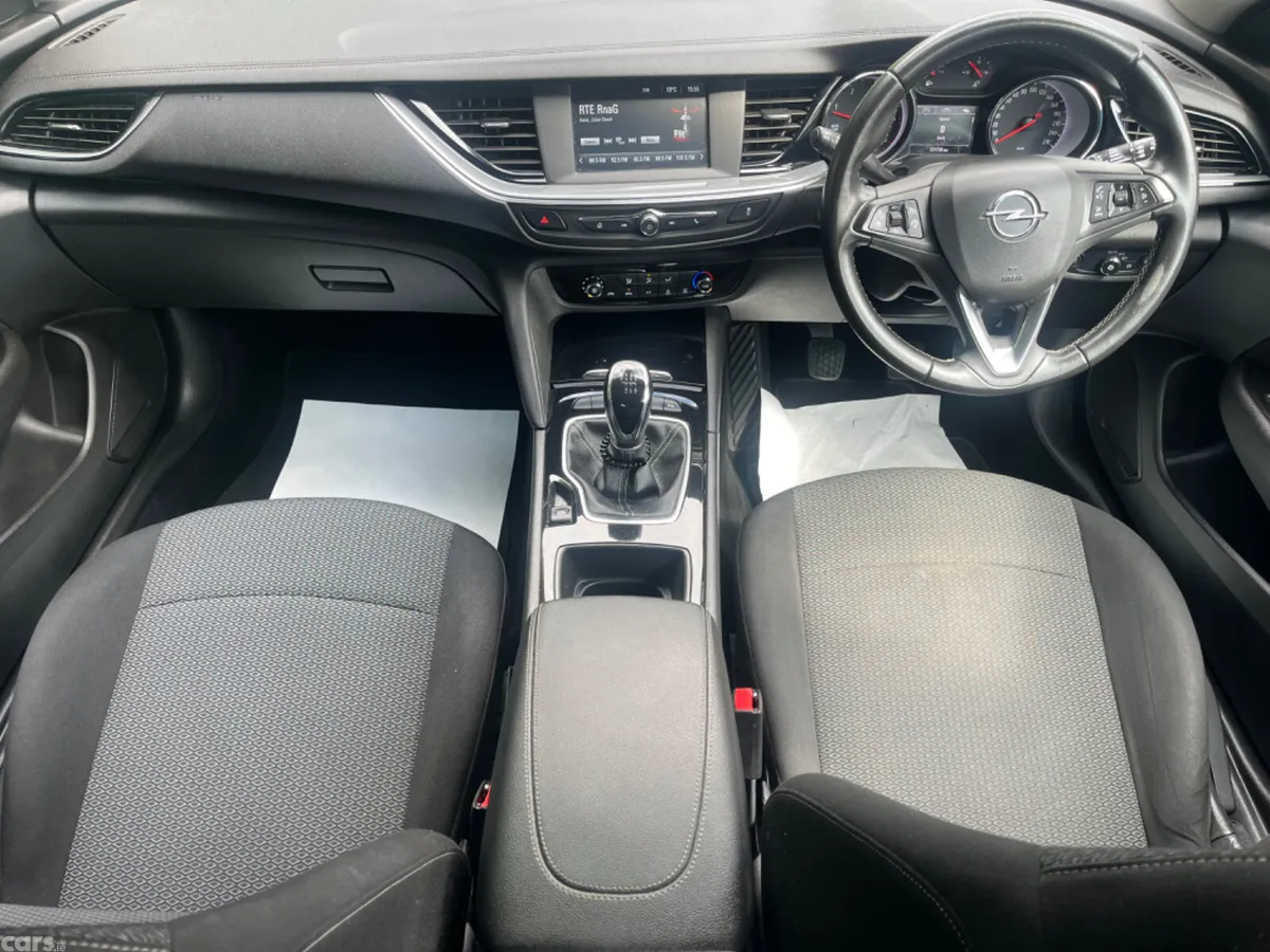 Opel Insignia Hatchback, Diesel, 2018, Grey