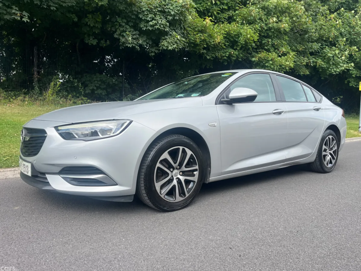Opel Insignia Hatchback, Diesel, 2018, Grey
