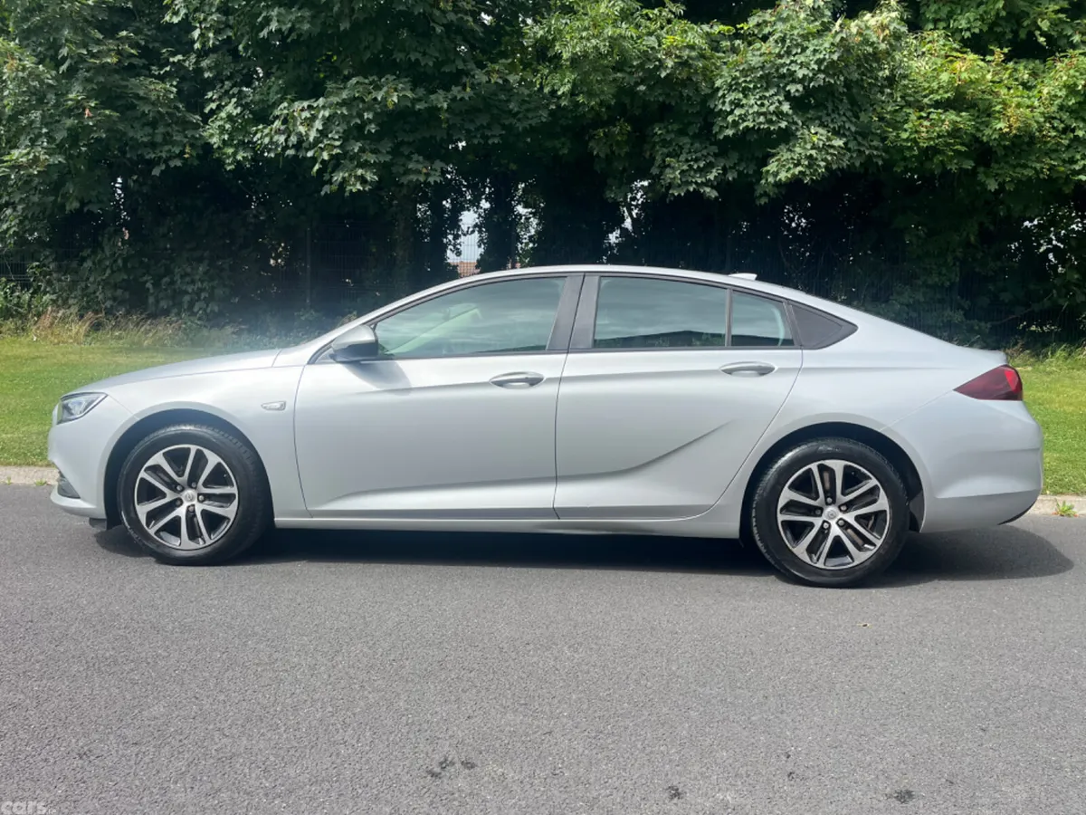 Opel Insignia Hatchback, Diesel, 2018, Grey