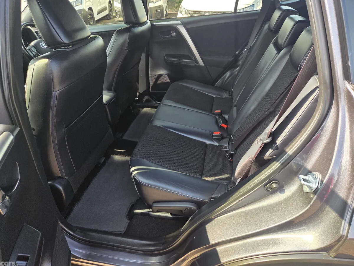 Toyota RAV4 SUV, Diesel, 2016, Grey