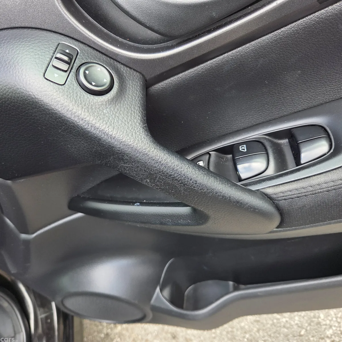 Nissan Qashqai Hatchback, Diesel, 2015, Black