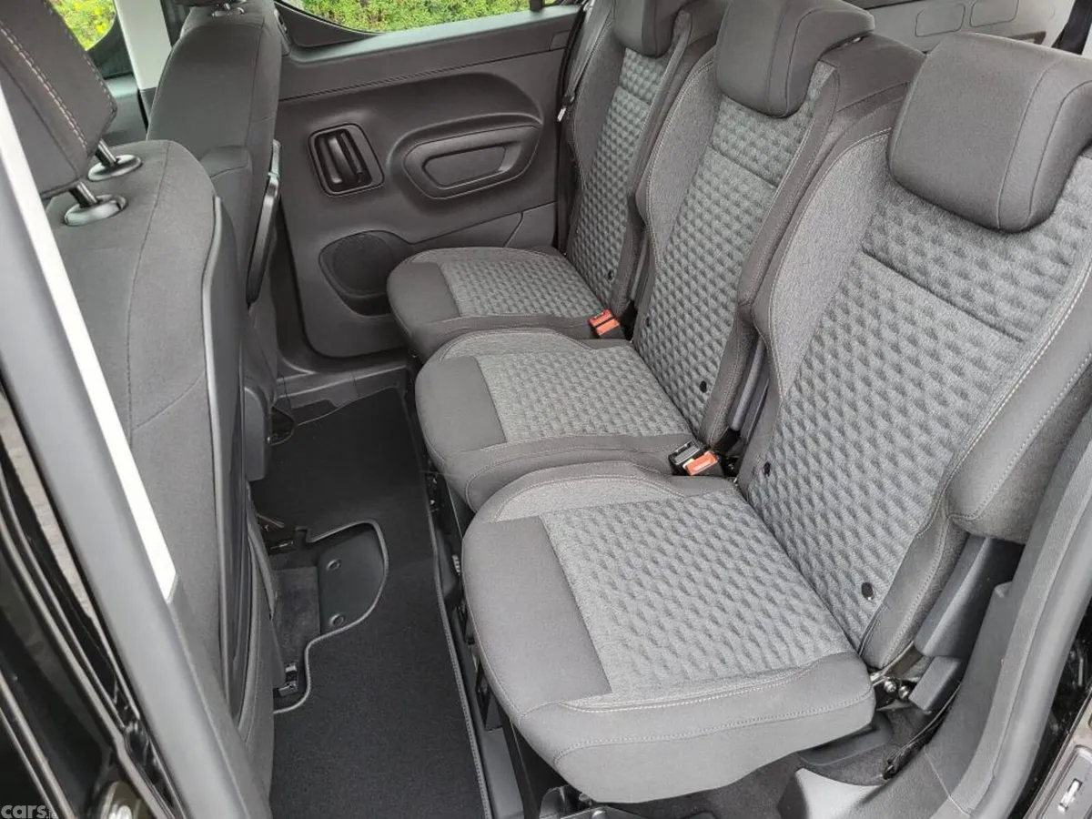 Peugeot Rifter MPV, Diesel, 2026, Black