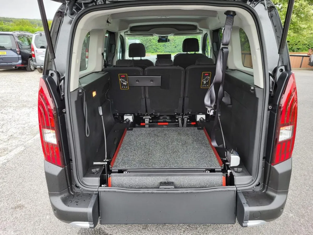 Peugeot Rifter MPV, Diesel, 2026, Black