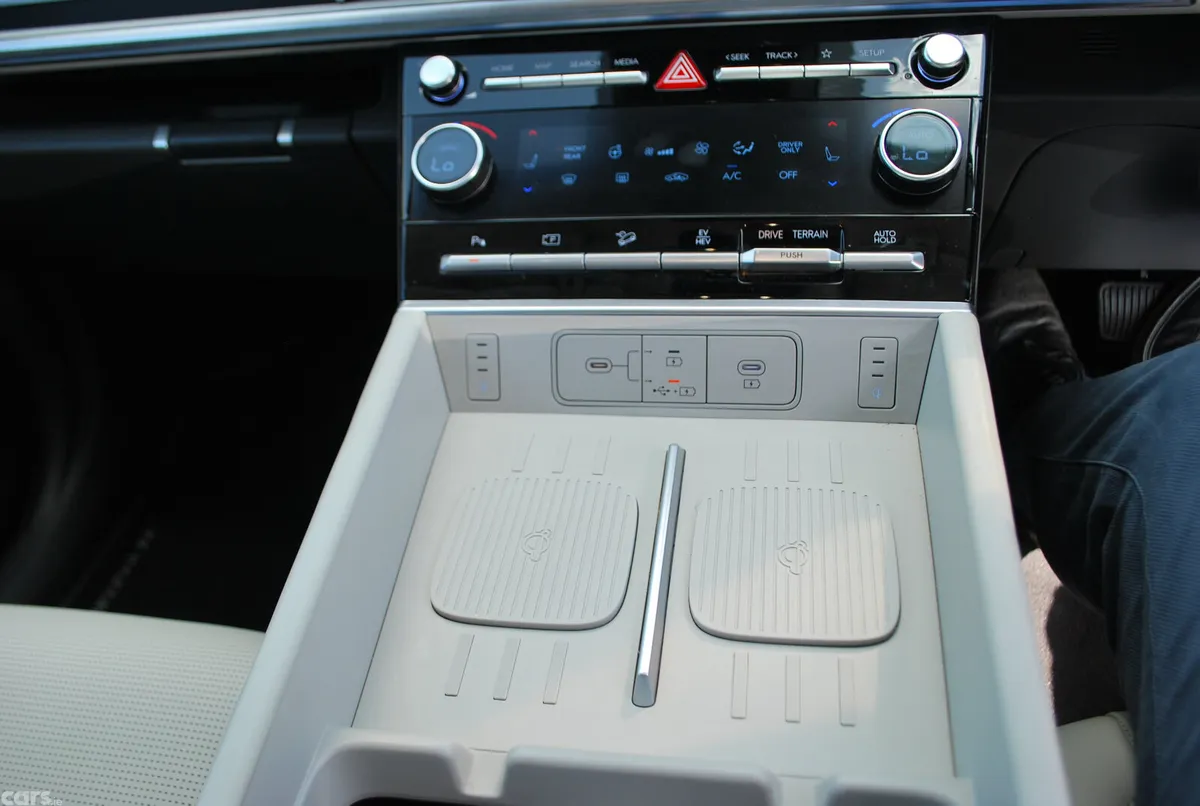 Hyundai Santa Fe SUV, Petrol Plug-in Hybrid, 2025, Grey