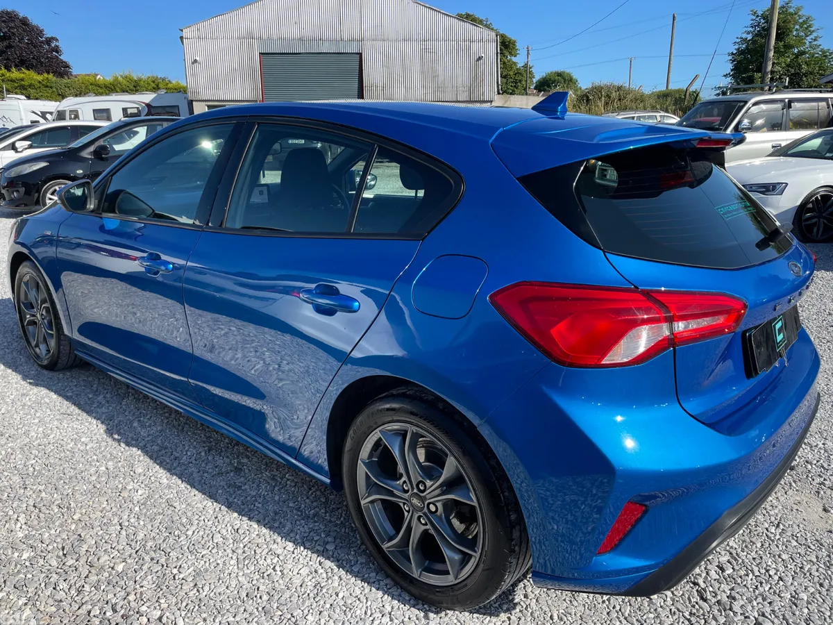 Ford Focus Hatchback, Diesel, 2020, Blue