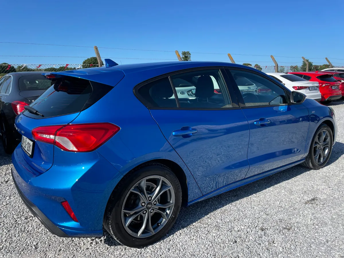 Ford Focus Hatchback, Diesel, 2020, Blue