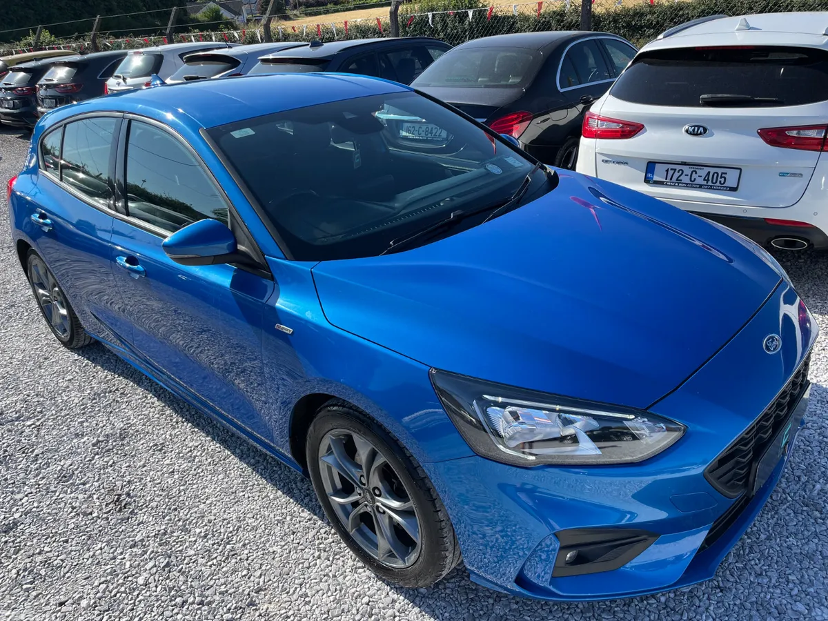 Ford Focus Hatchback, Diesel, 2020, Blue