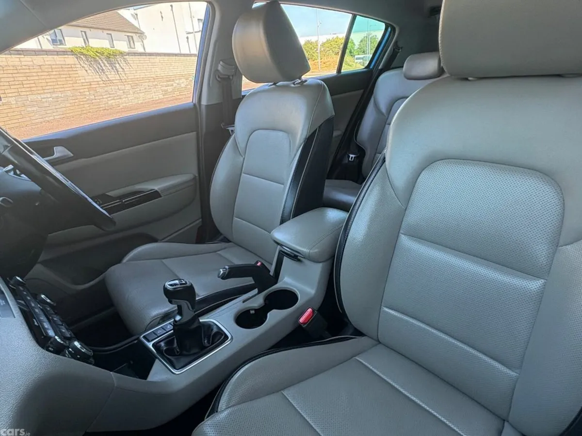 Kia Sportage MPV, Diesel, 2019, Blue
