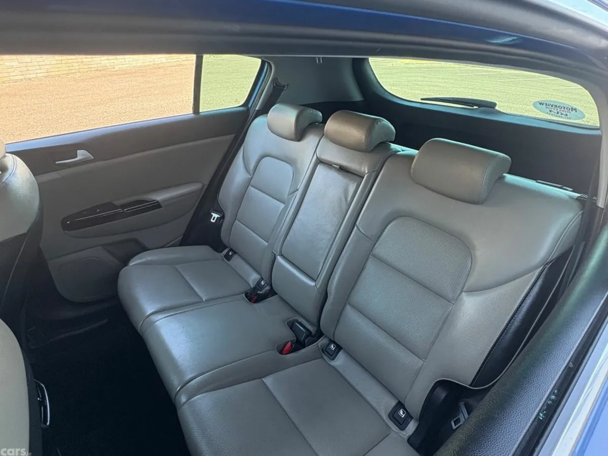 Kia Sportage MPV, Diesel, 2019, Blue