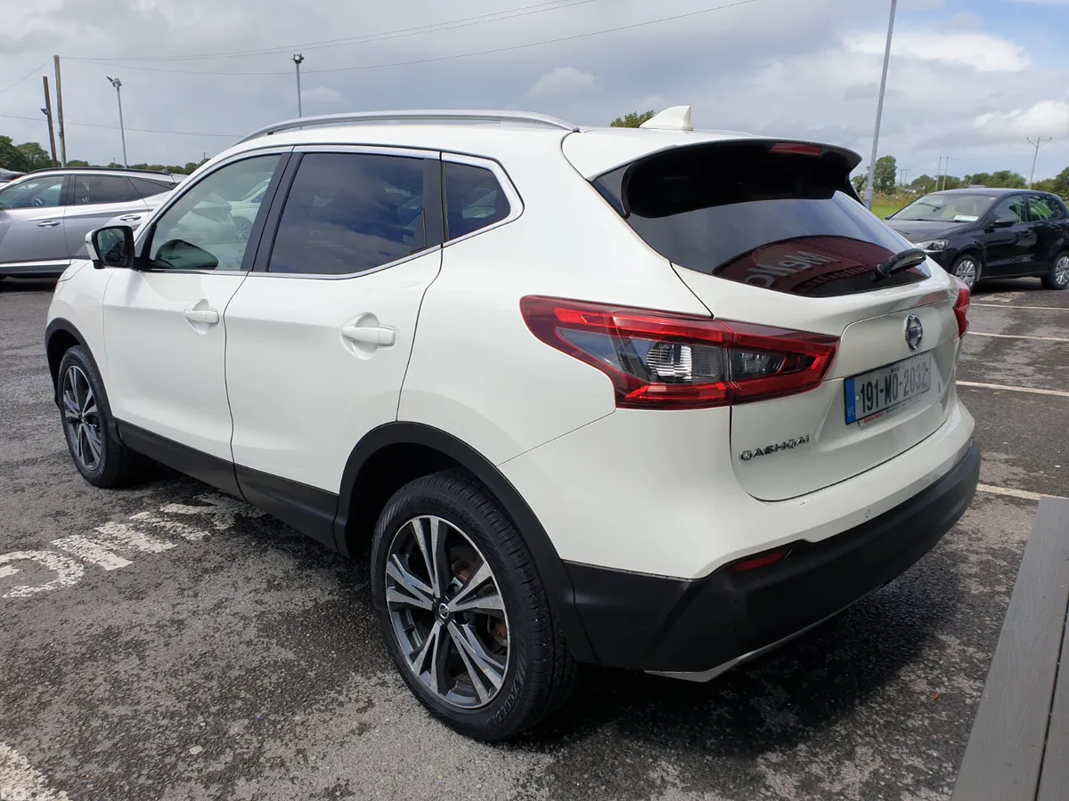 Nissan Qashqai Hatchback, Diesel, 2019, White