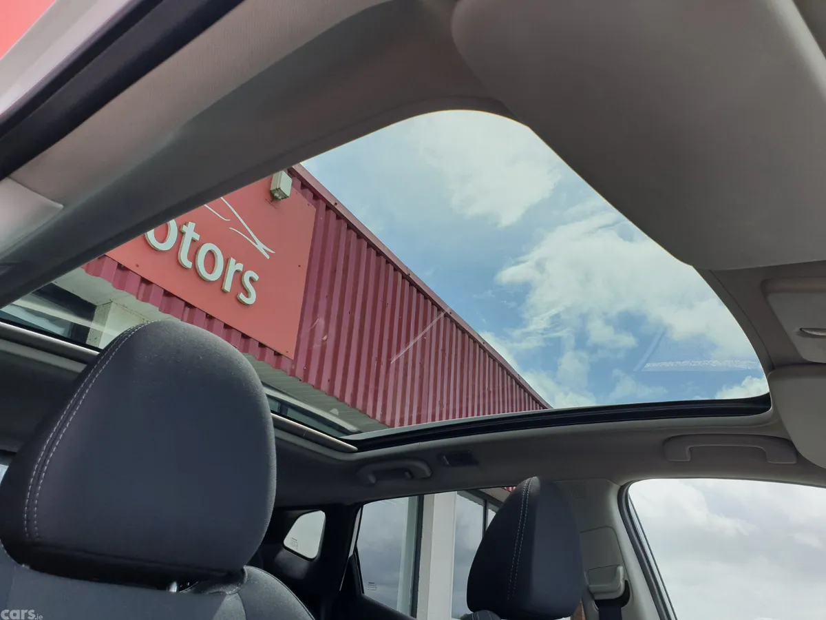 Nissan Qashqai Hatchback, Diesel, 2019, White