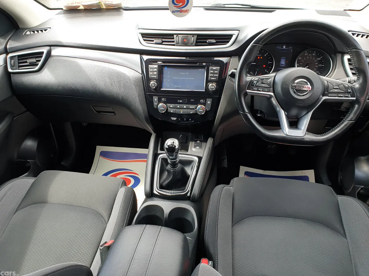 Nissan Qashqai Hatchback, Diesel, 2019, White