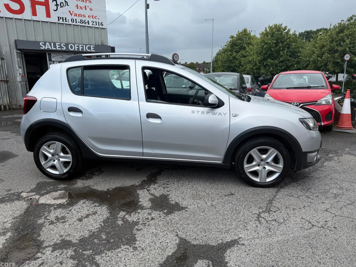 Dacia Sandero Stepway Hatchback, Diesel, 2015, Silver
