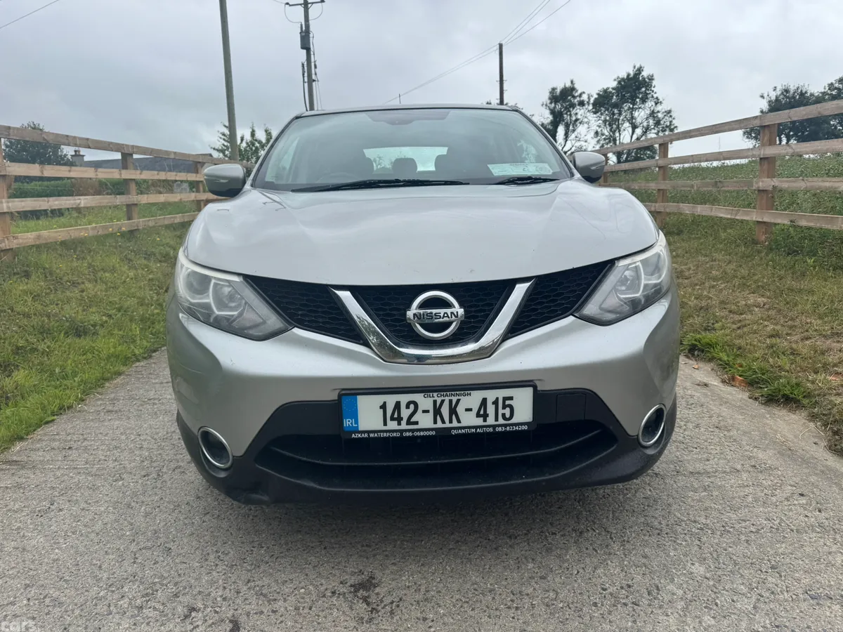 Nissan Qashqai Hatchback, Diesel, 2014, Silver