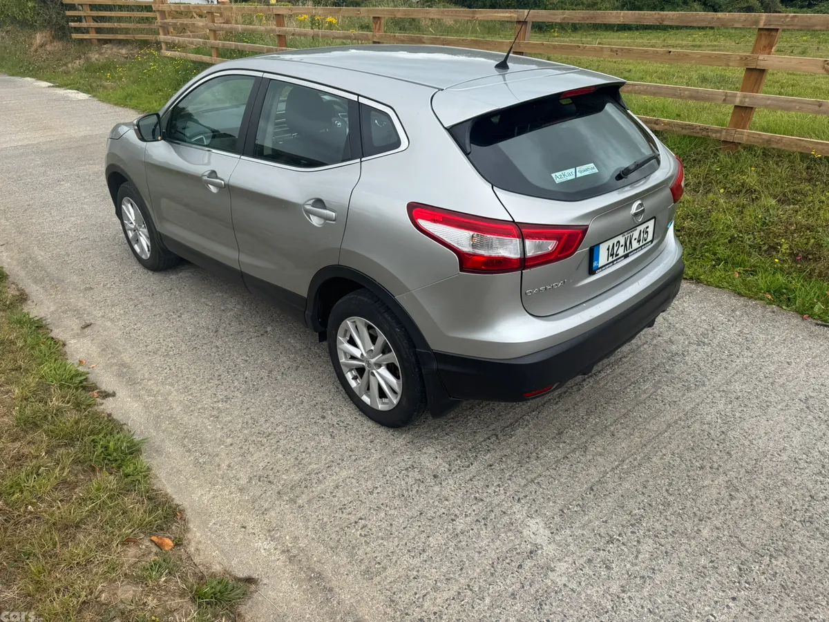 Nissan Qashqai Hatchback, Diesel, 2014, Silver