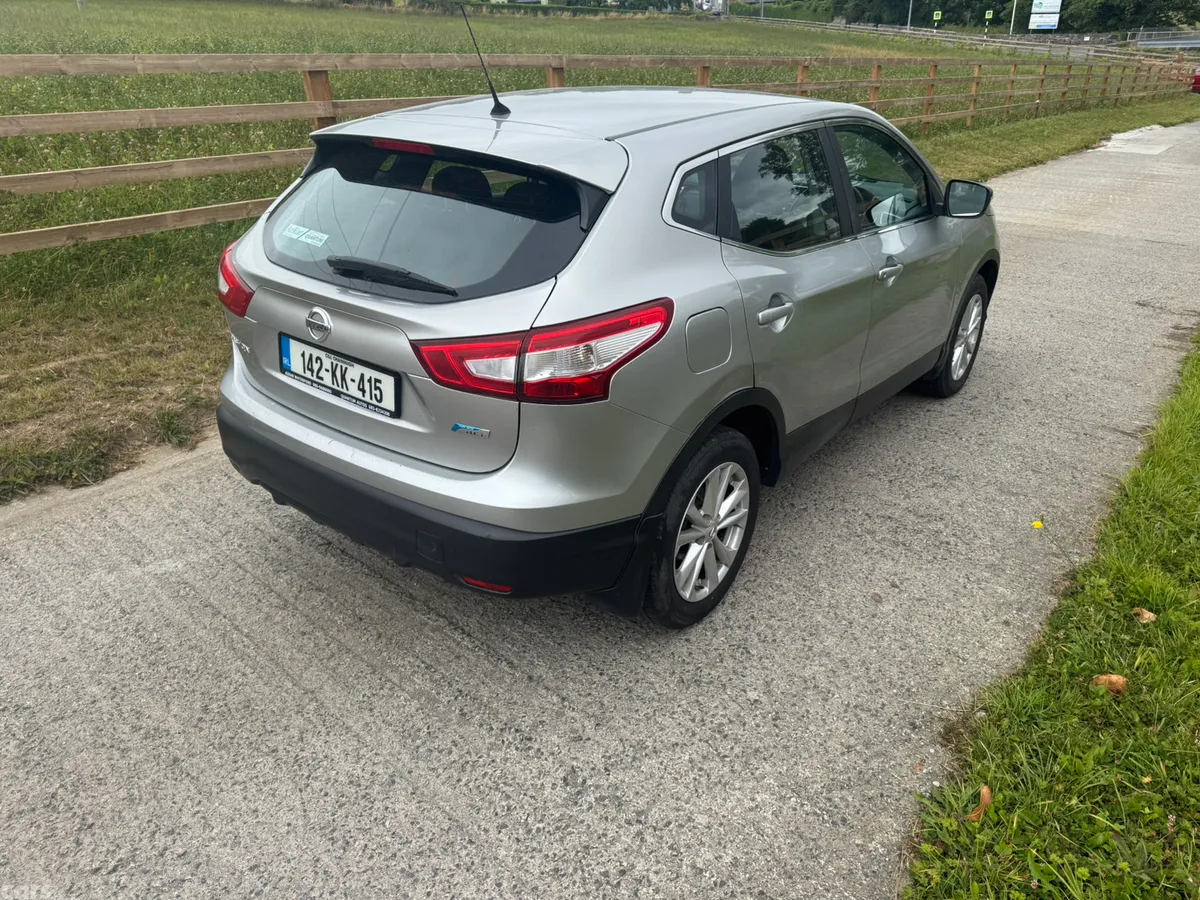 Nissan Qashqai Hatchback, Diesel, 2014, Silver
