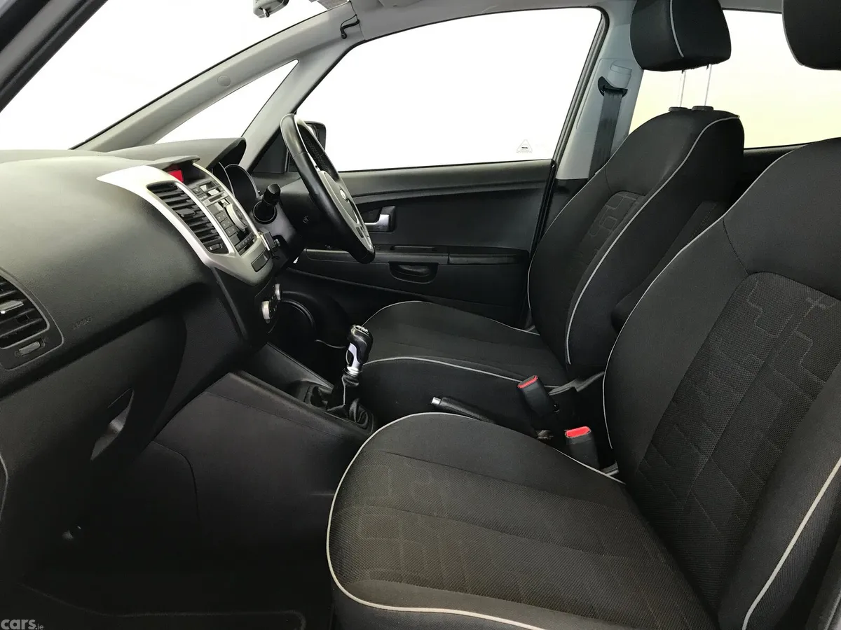 Kia Venga MPV, Diesel, 2018, Grey