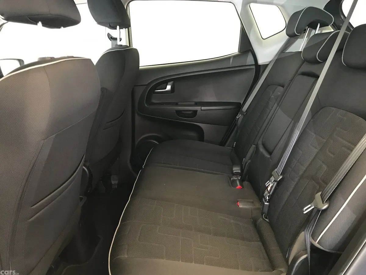 Kia Venga MPV, Diesel, 2018, Grey