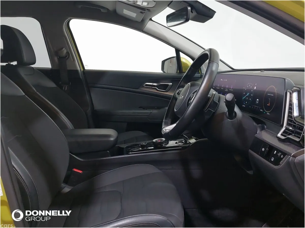 Kia Sportage Estate, Petrol Hybrid, 2023, Yellow
