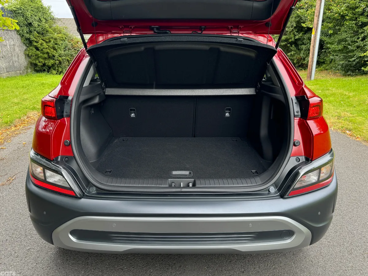 Hyundai KONA MPV, Petrol, 2023, Red