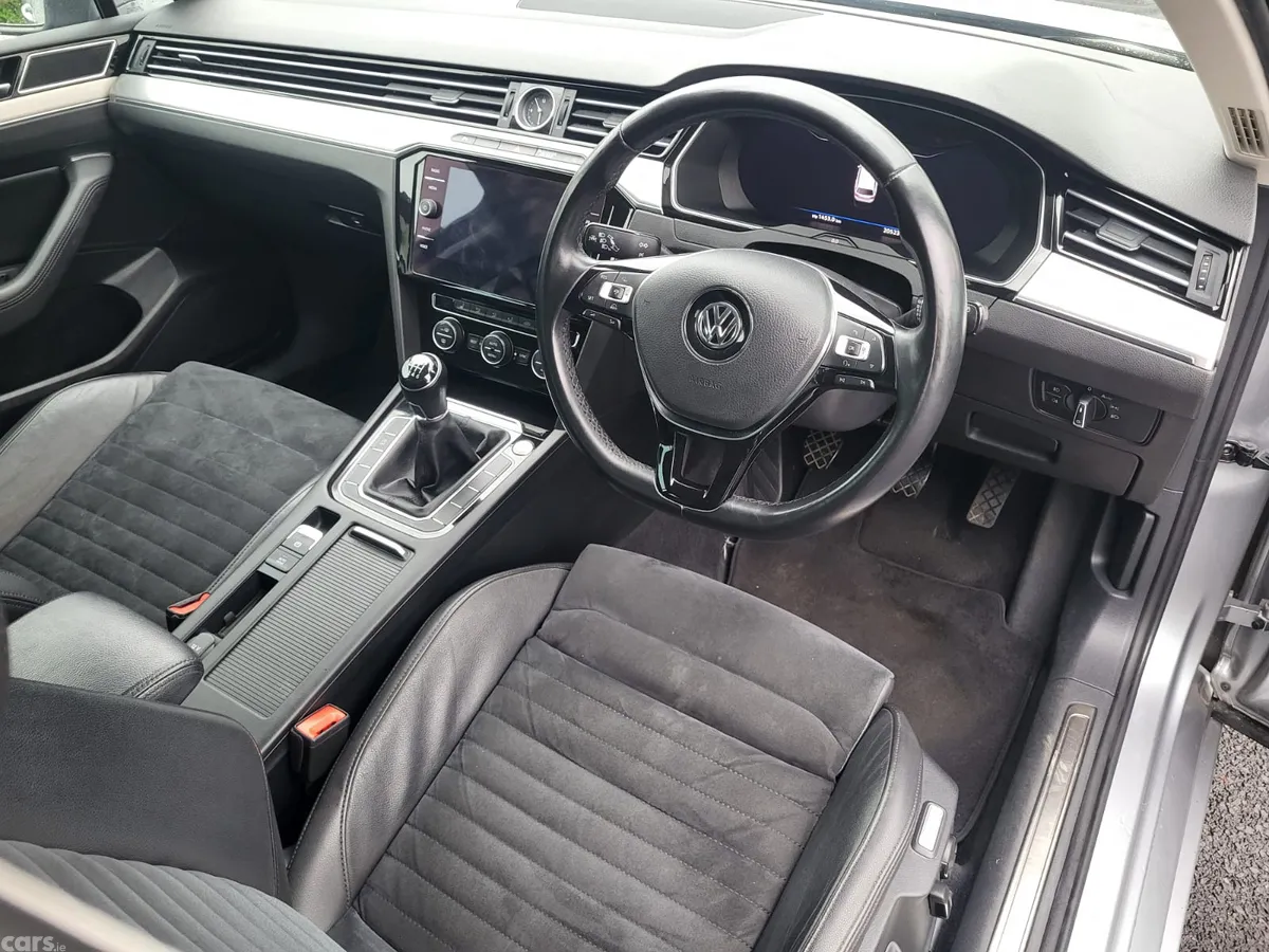 Volkswagen Passat Estate, Diesel, 2018, Grey
