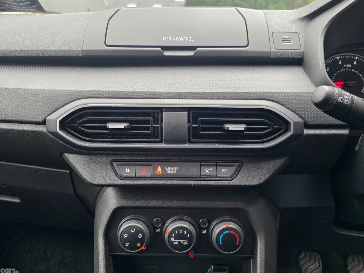 Dacia Jogger MPV, Petrol, 2024, Brown