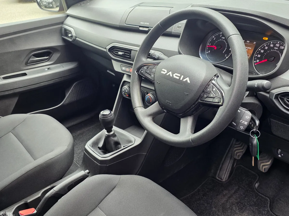 Dacia Jogger MPV, Petrol, 2024, Brown