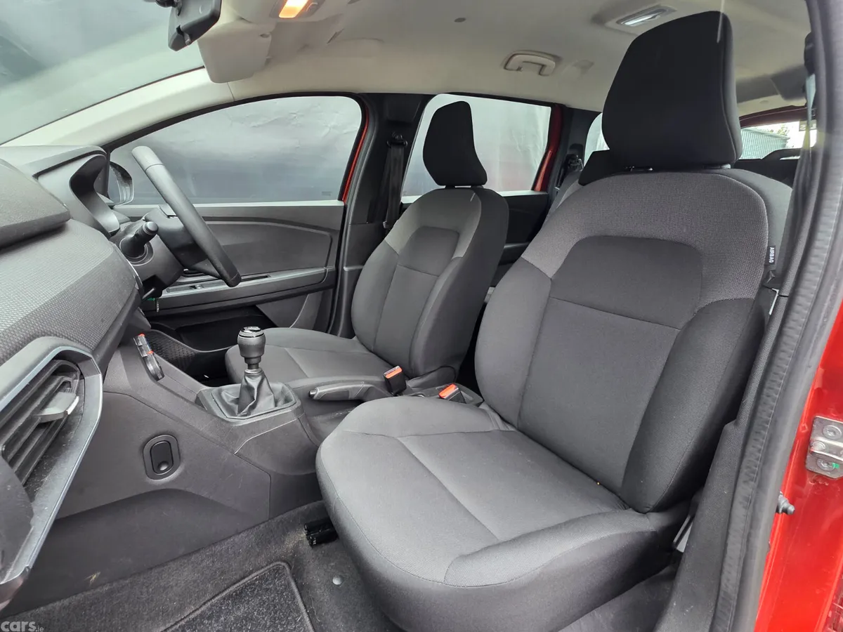 Dacia Jogger MPV, Petrol, 2024, Brown