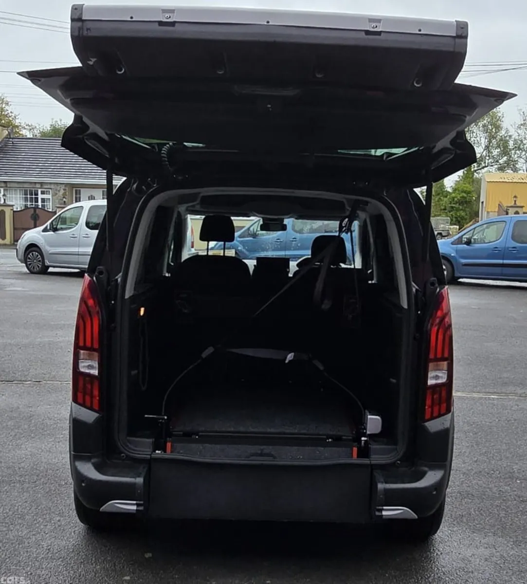Peugeot Rifter MPV, Diesel, 2026, Black