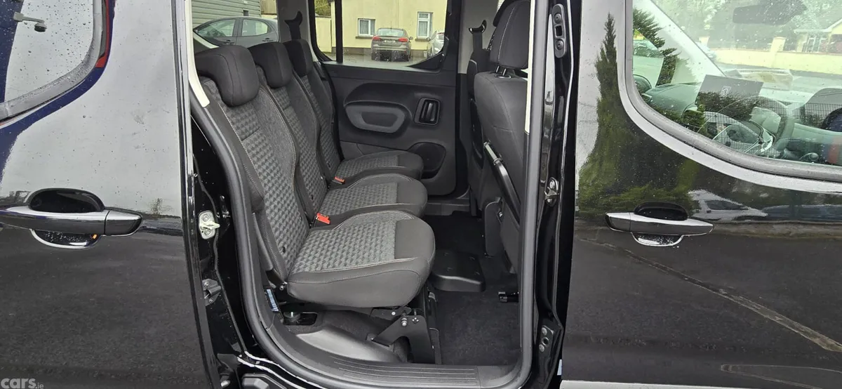 Peugeot Rifter MPV, Diesel, 2026, Black