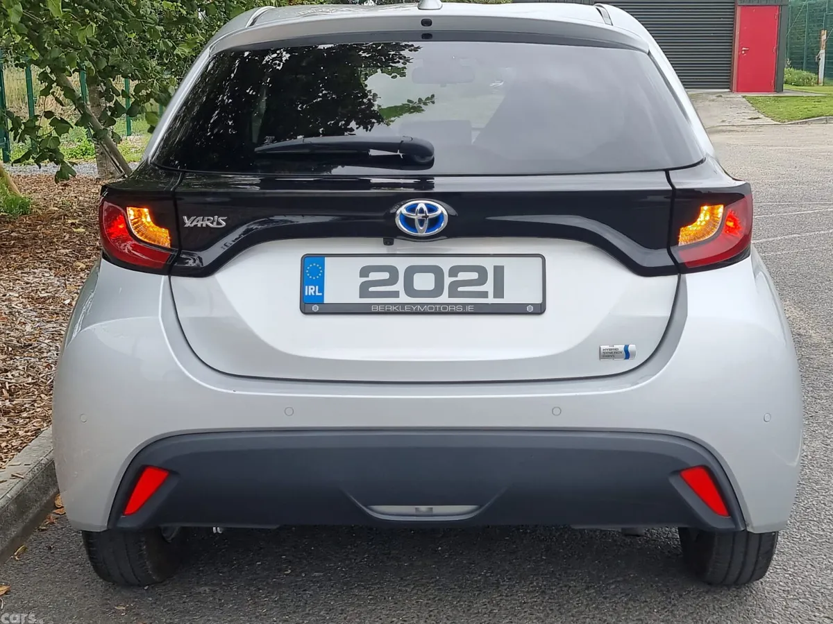 Toyota Yaris Hatchback, Petrol, 2021, Silver