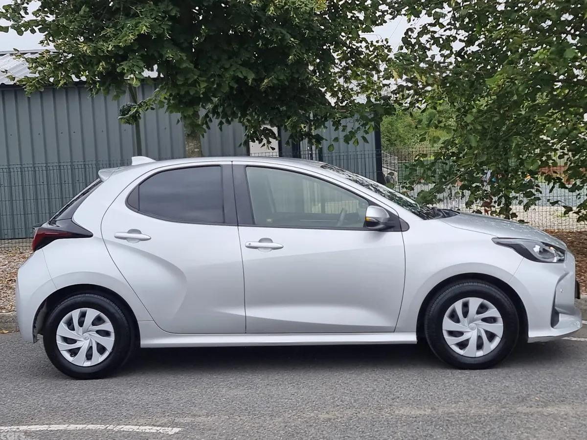 Toyota Yaris Hatchback, Petrol, 2021, Silver