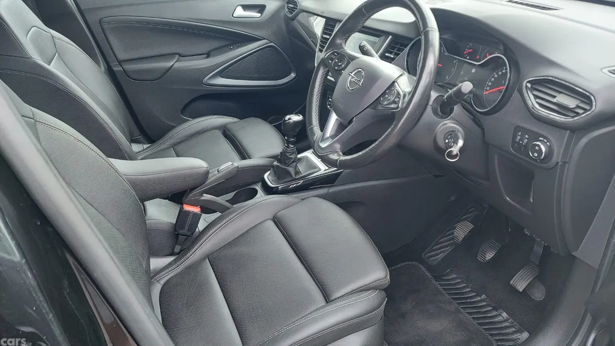 Opel Crossland SUV, Diesel, 2022, Black