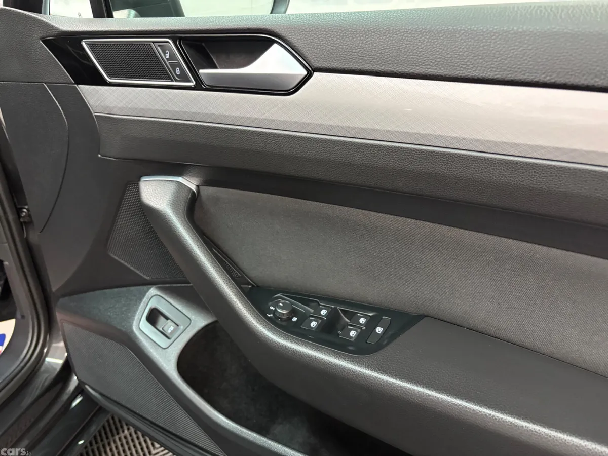 Volkswagen Passat Estate, Diesel, 2022, Grey
