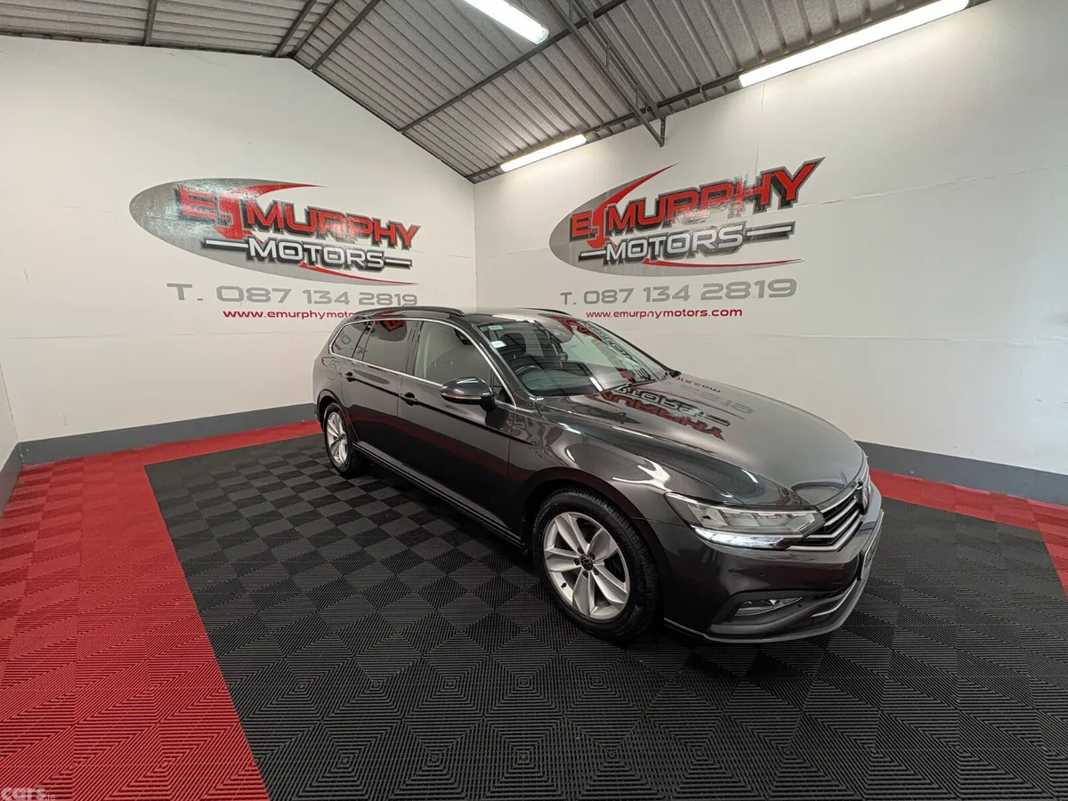 Volkswagen Passat Estate, Diesel, 2022, Grey