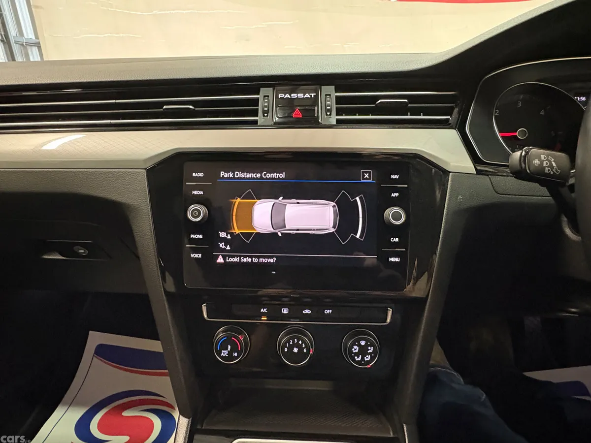 Volkswagen Passat Estate, Diesel, 2022, Grey
