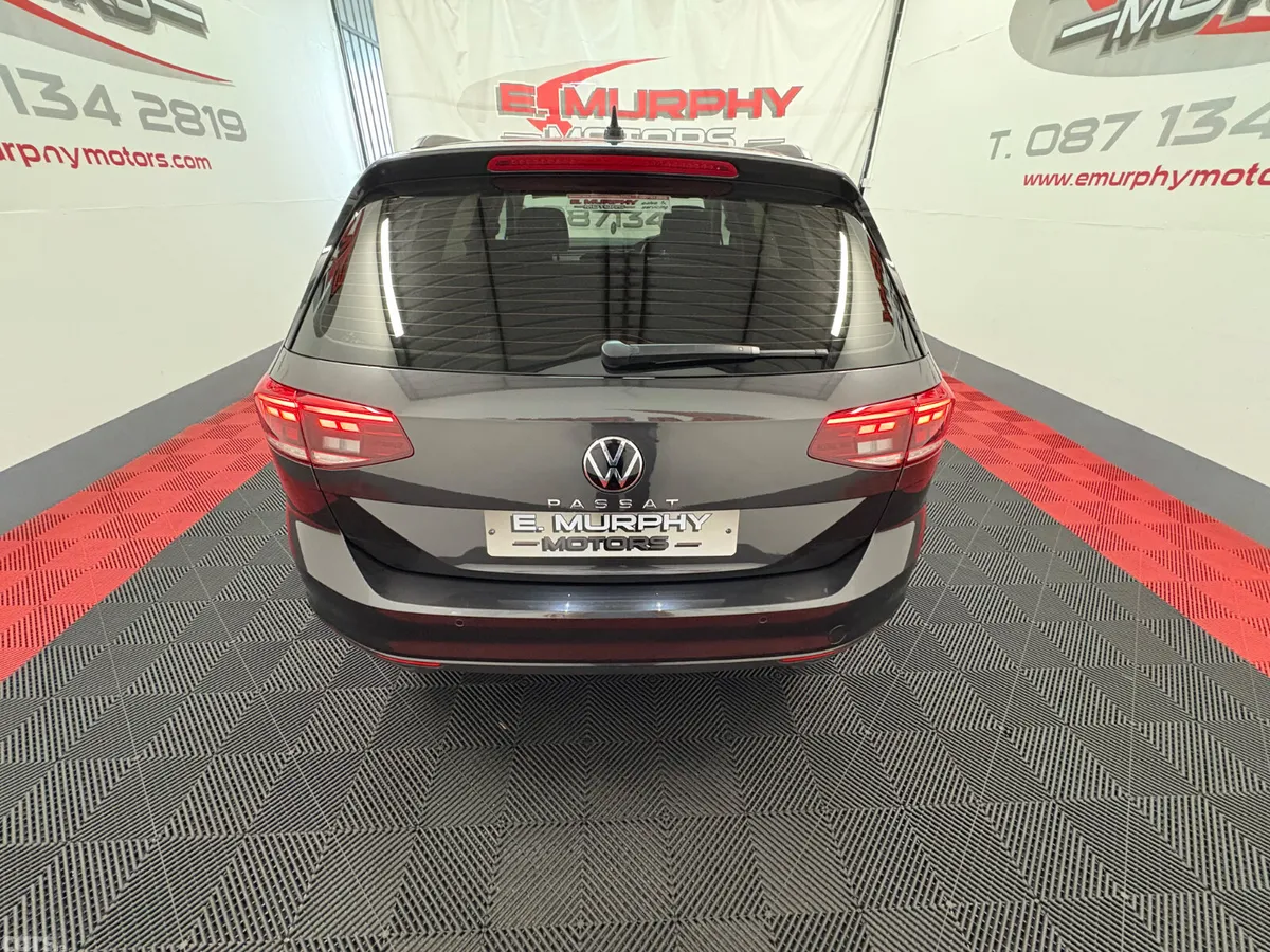 Volkswagen Passat Estate, Diesel, 2022, Grey