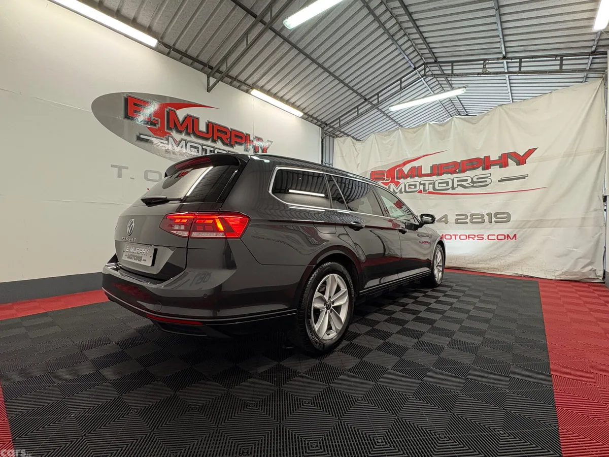 Volkswagen Passat Estate, Diesel, 2022, Grey