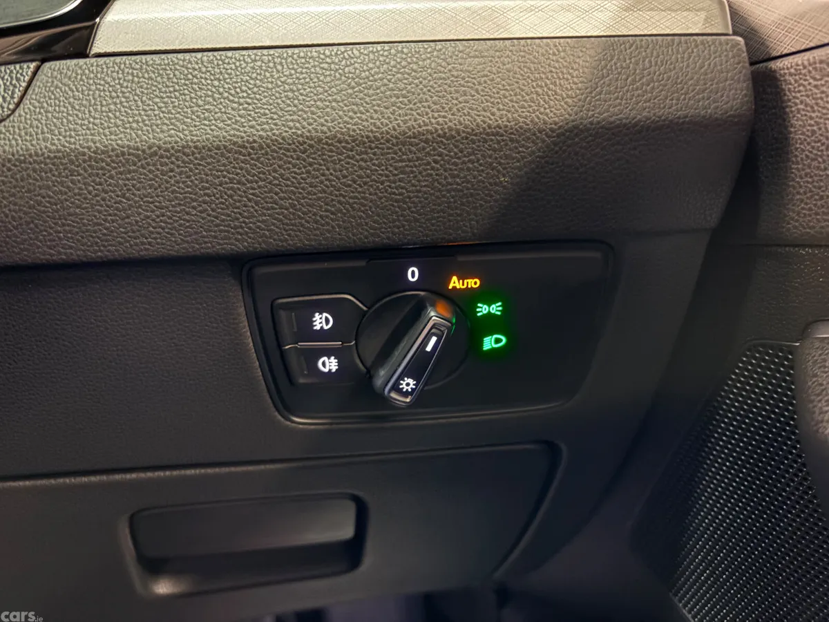 Volkswagen Passat Estate, Diesel, 2022, Grey