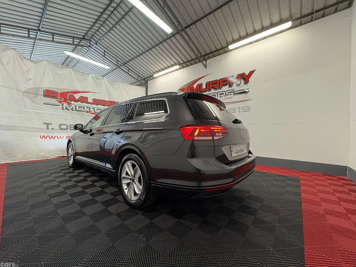 Volkswagen Passat Estate, Diesel, 2022, Grey