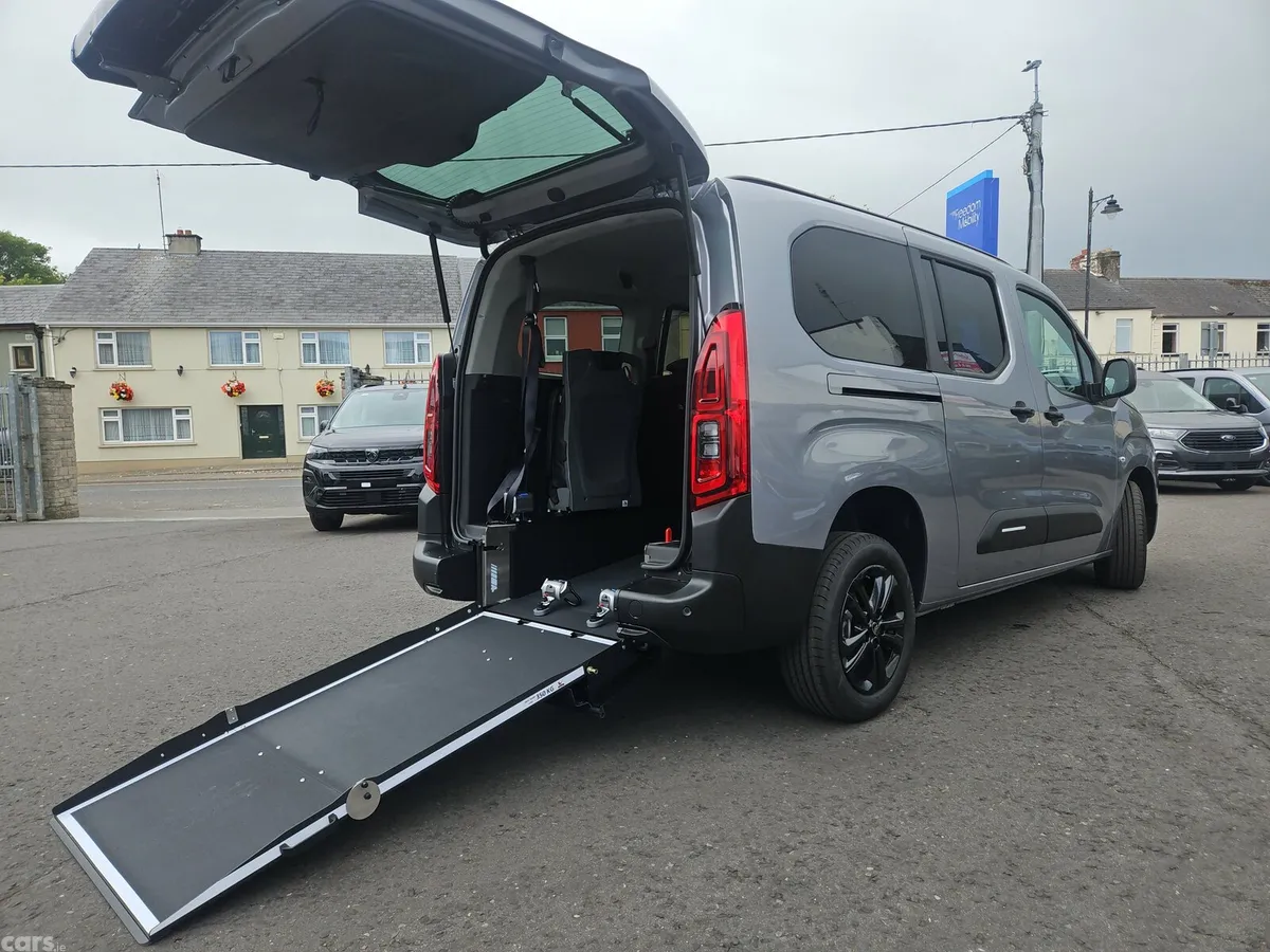 Citroen Berlingo MPV, Diesel, 2025, Grey