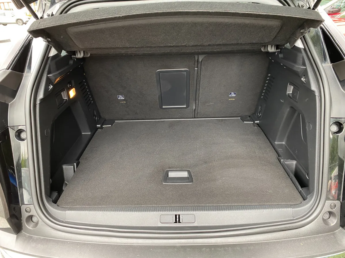 Peugeot 3008 MPV, Diesel, 2020, Black