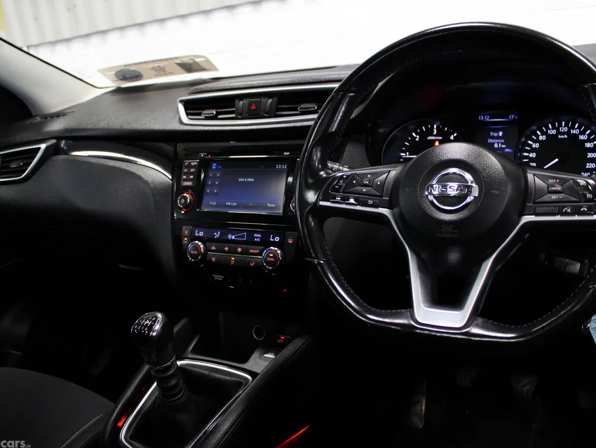 Nissan Qashqai MPV, Diesel, 2019, Black